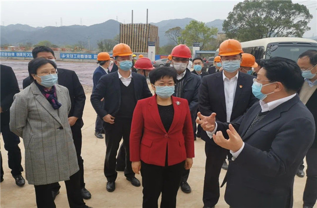 浙江省副省长陈奕君一行到公海赌船710二建东阳市南马镇西区污水处理厂二期项目调研防疫复工工作