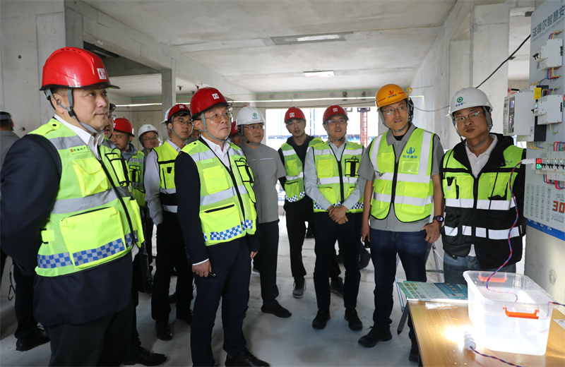 2025年5月23日，公海赌船710建设集团在天津组织召开2025年中海发展客户履约推进会。中海发展副总裁郭磊、工程部总经理李建光、中海华北公司工程总徐杨忠等受邀出席。